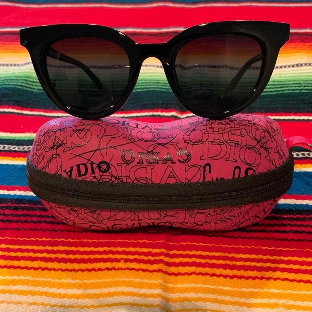 Cadio sunglasses w/case